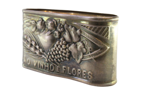  Argola de guardanapo em prata com relevos de fruta e gravados "PÃO - VINHO - FLORES".